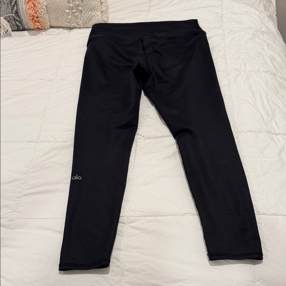 ALO Yoga woman’s Dark Leggings